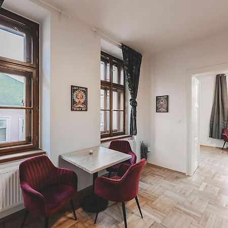 Carolina'S Yoga Apartment Hradec Králové 외부 사진
