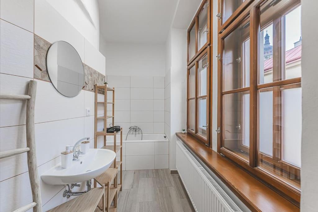 Carolina'S Yoga Apartment Hradec Králové 외부 사진