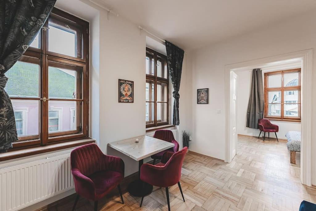 Carolina'S Yoga Apartment Hradec Králové 외부 사진