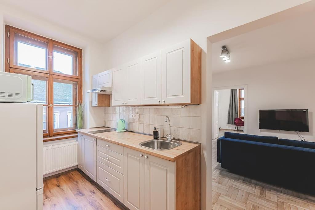 Carolina'S Yoga Apartment Hradec Králové 외부 사진